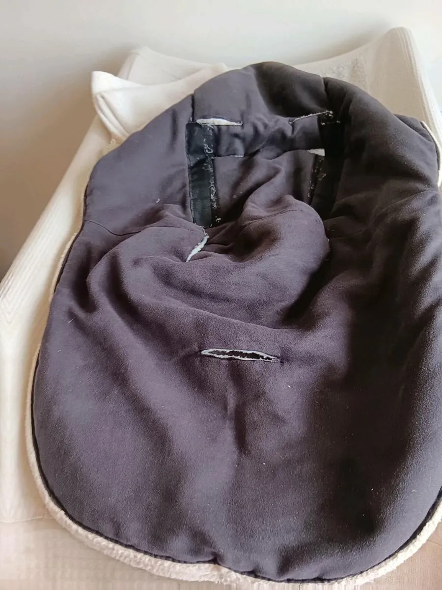 Baby walla boo car seat covers - Image 4
