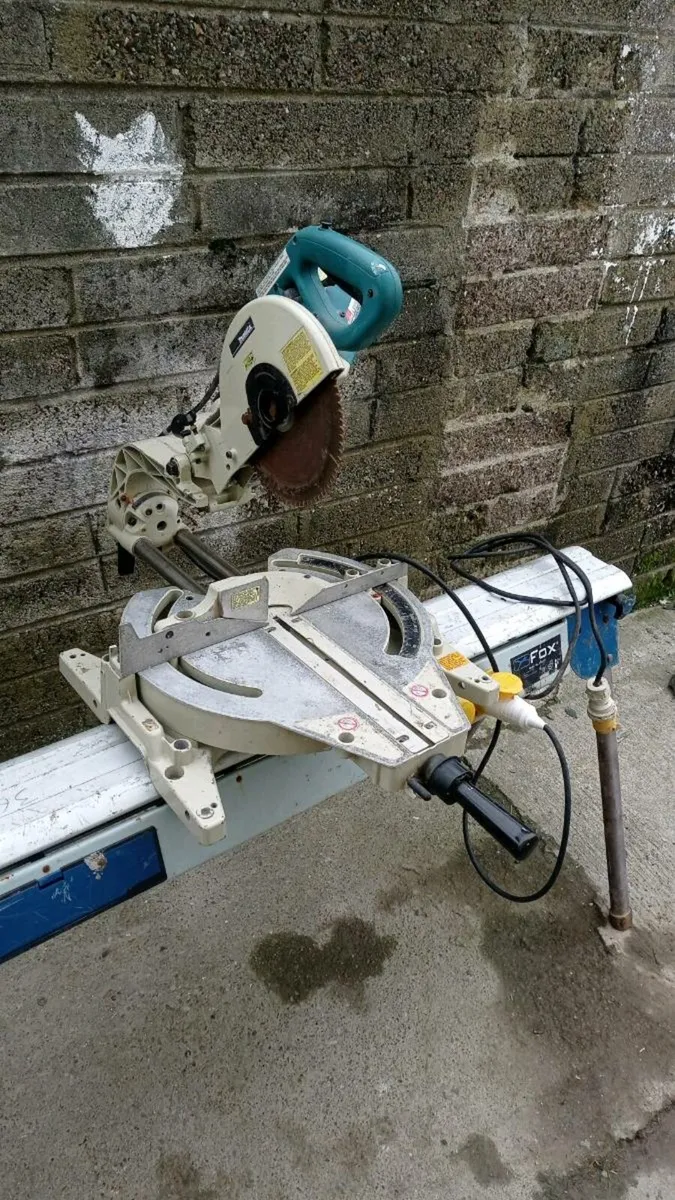 Makita 10" Sliding Chopsaw - Image 1