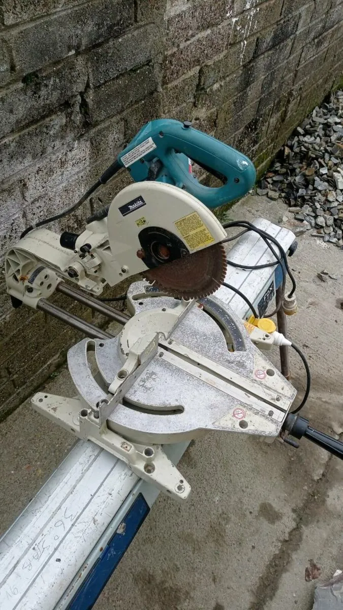 Makita 10" Sliding Chopsaw - Image 3