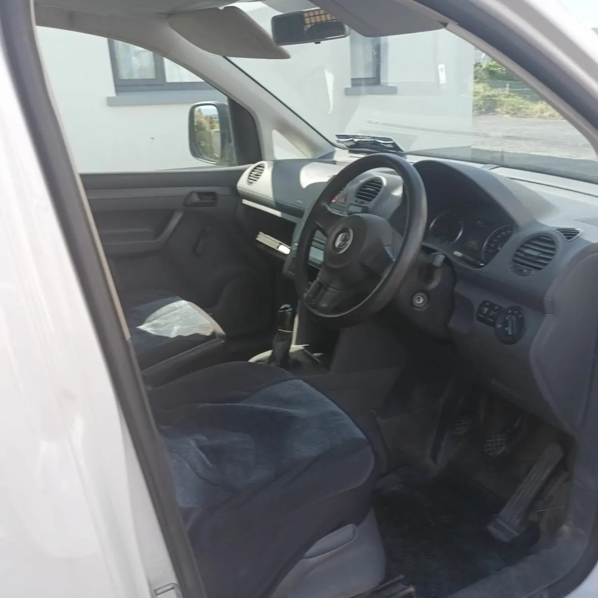 Volkswagen Caddy 2014 - Image 2