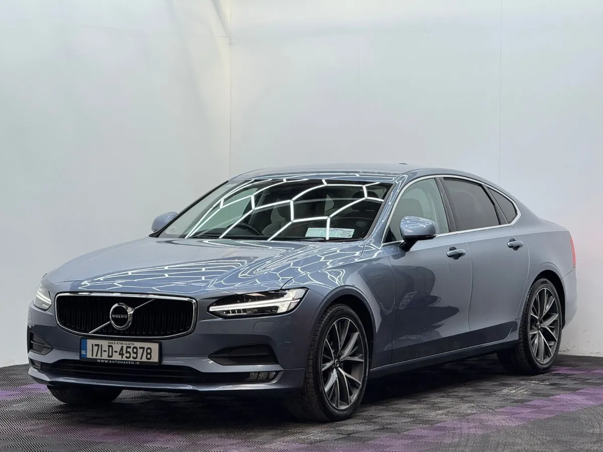 2017 Volvo S90 Momentum 2.0D, Automatic - Image 3