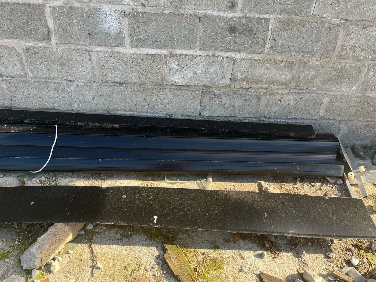 Roller door for shed - Image 2