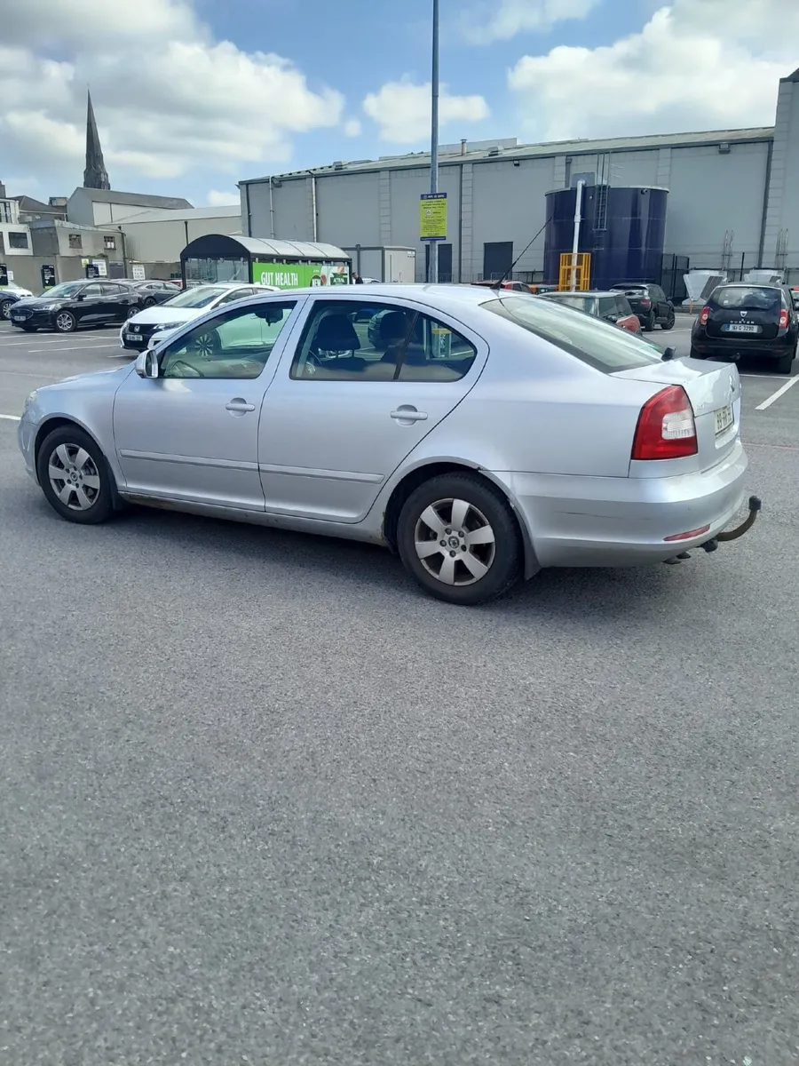 Skoda Octavia 2009 - Image 2