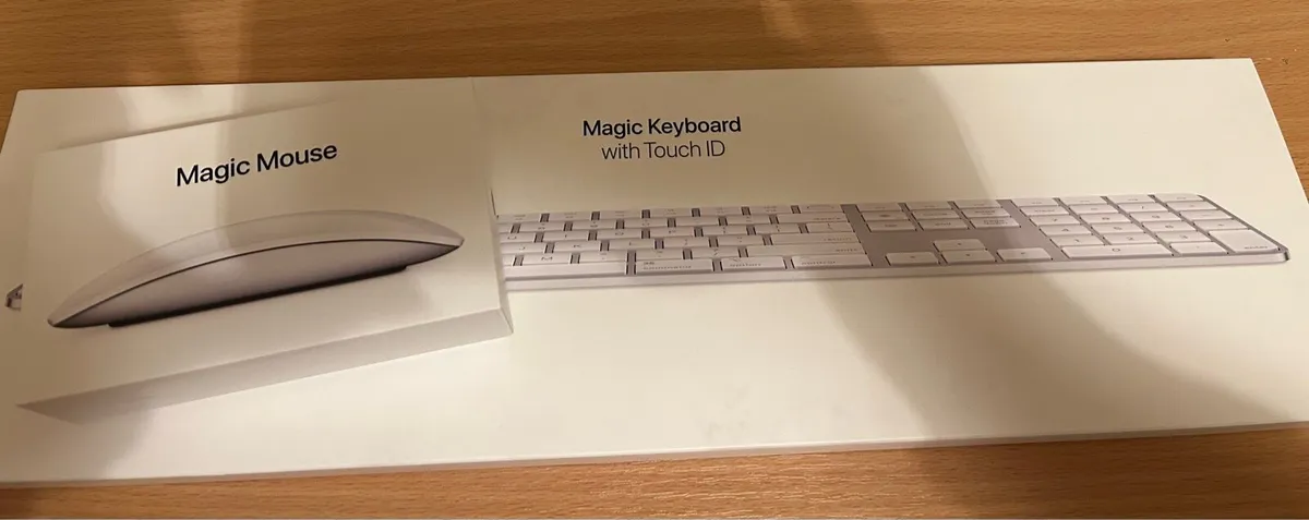 Apple accessories - Image 1