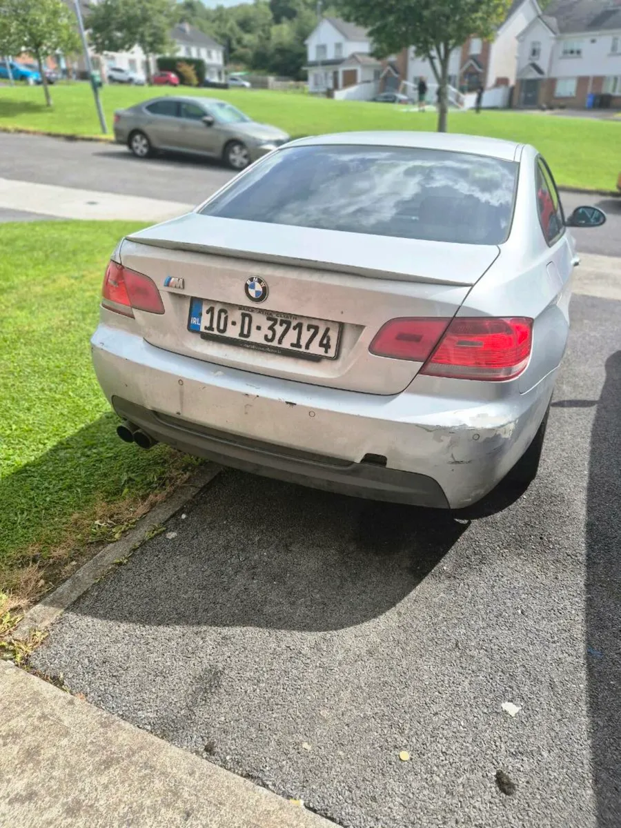 BMW 3-Series 2010 - Image 2