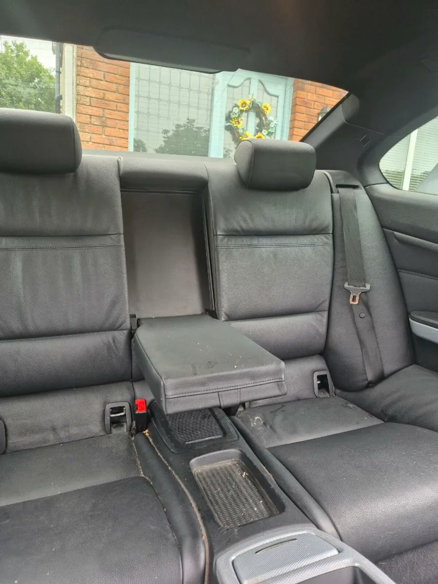 BMW 3-Series 2010 - Image 3