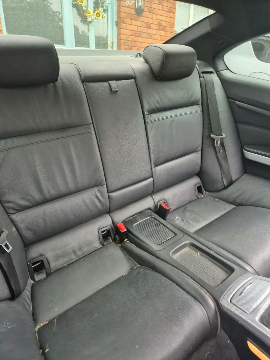 BMW 3-Series 2010 - Image 4