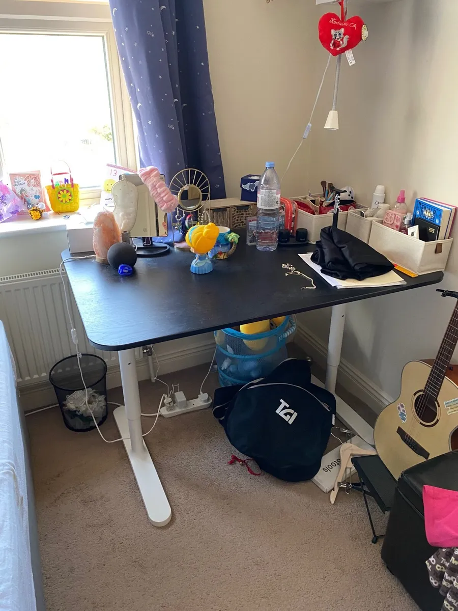 Desk - Image 4