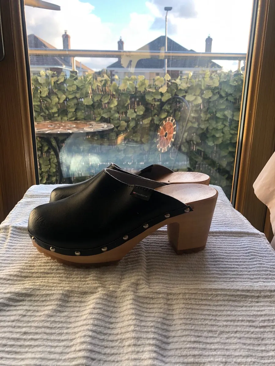 Beautiful handmade leather Cloggs - Image 3