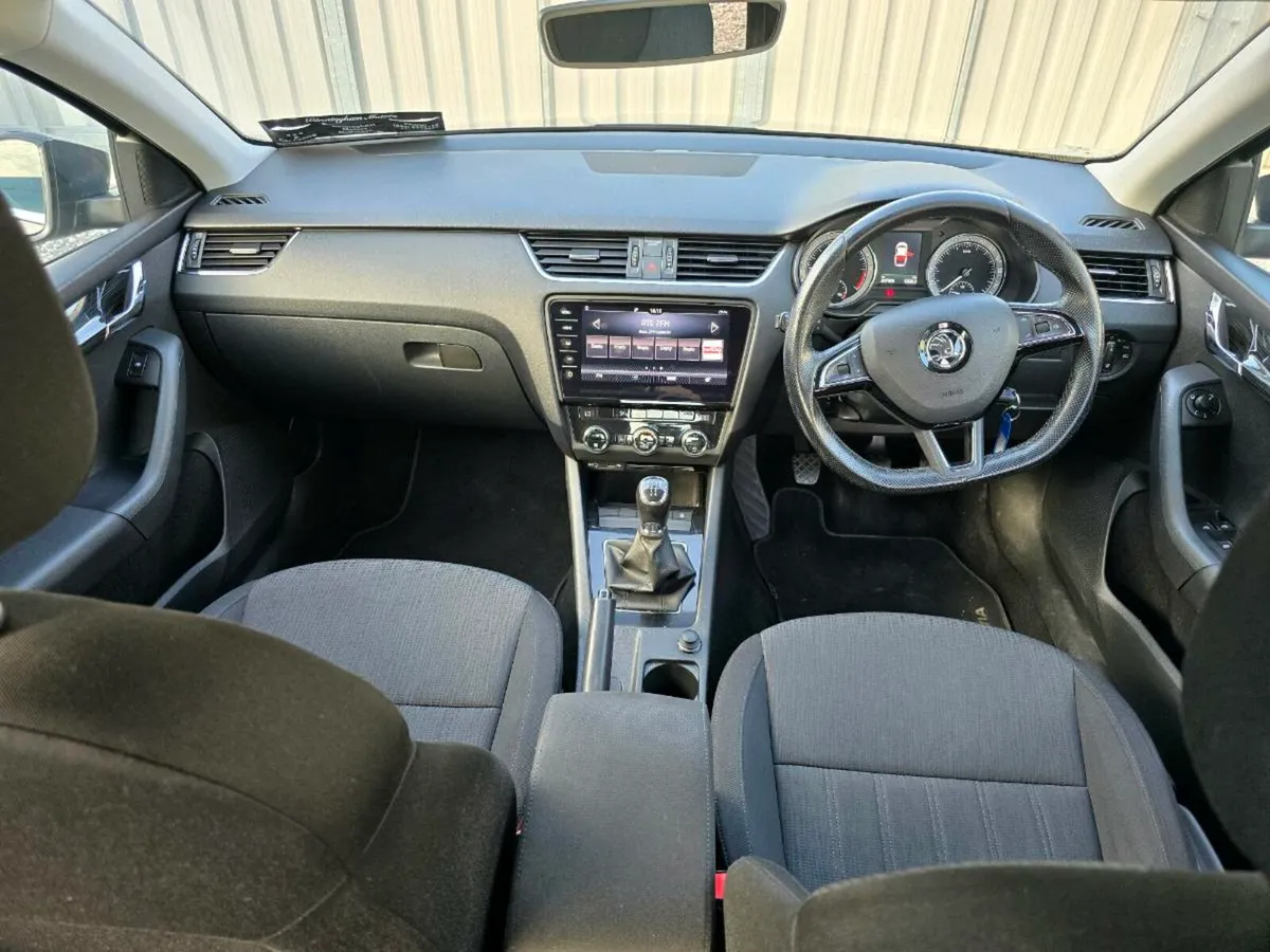 171 SKODA OCTAVIA DIESEL - Image 2