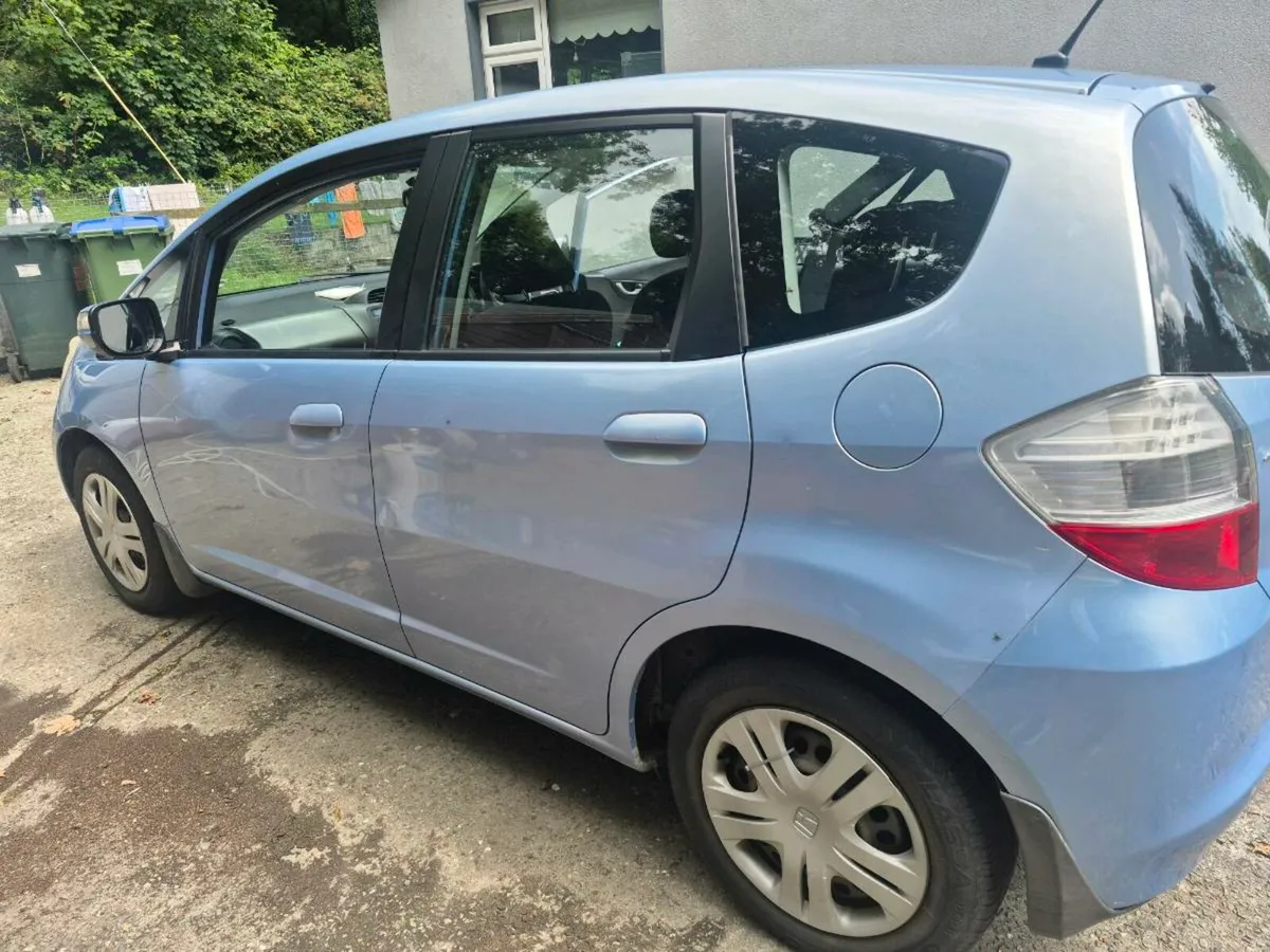 2011 honda jazz - Image 2