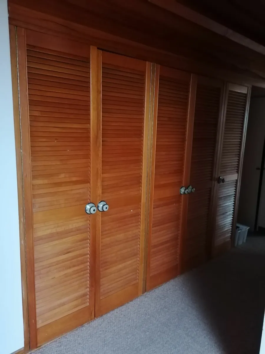5x louvered doors for sale - Image 2