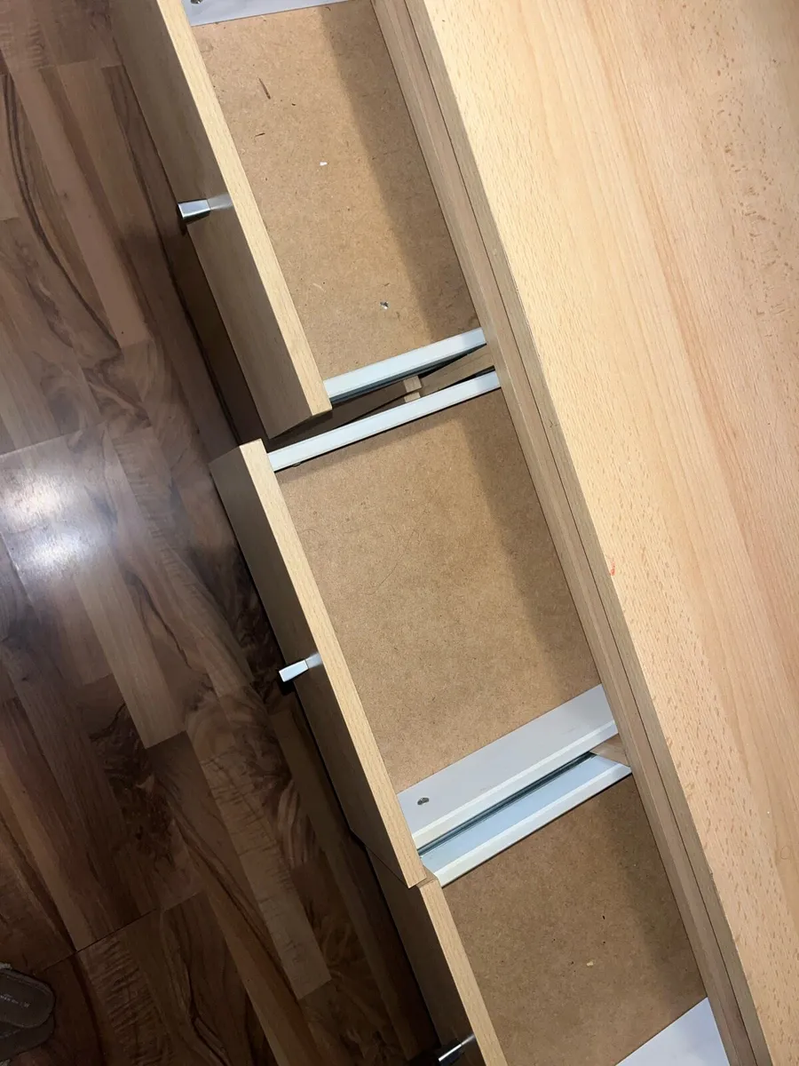 Dresser - Image 4
