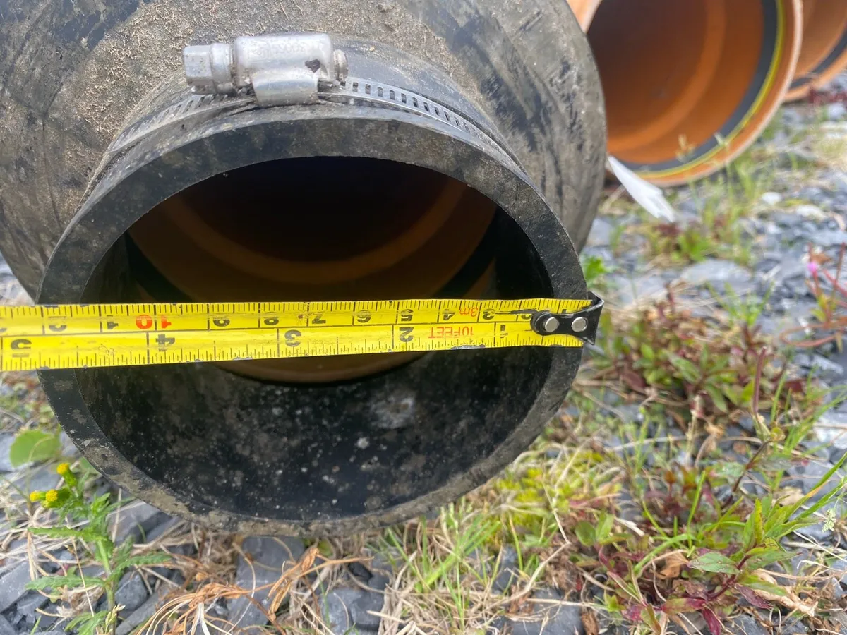 Waste and sewerage pipe bends and coupling - Image 3