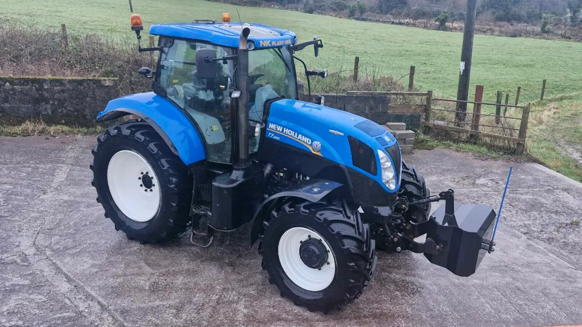 2015 New Holland T7 200 AUTOCOMMAND - Image 1