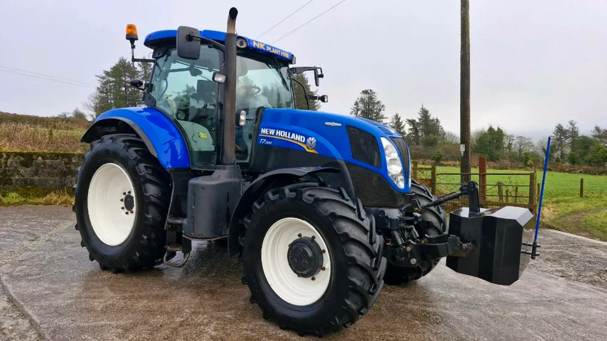 2015 New Holland T7 200 AUTOCOMMAND - Image 4