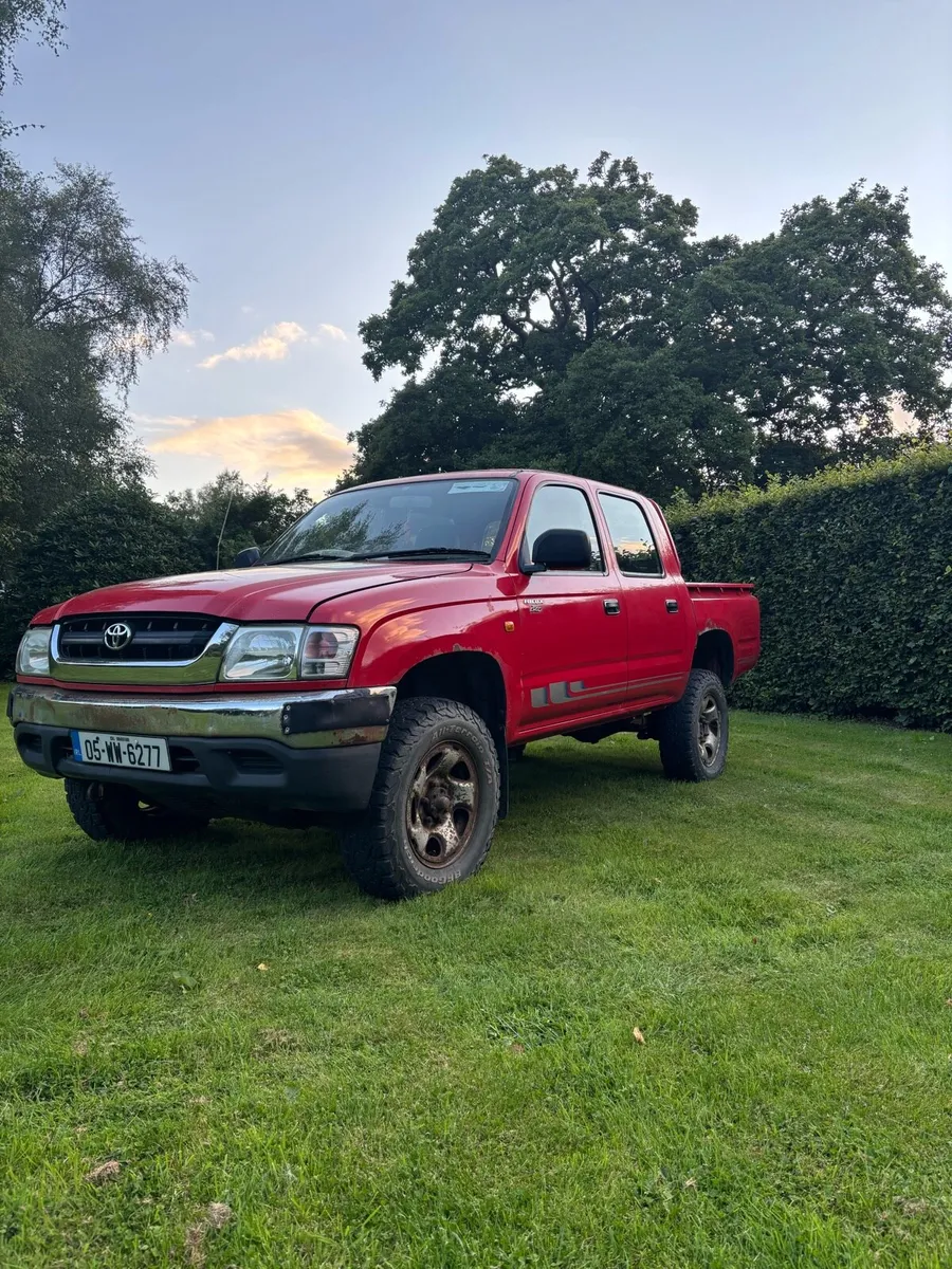 2005 Toyota Hilux - Image 1