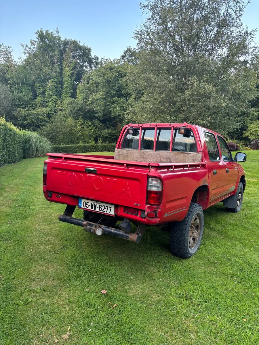2005 Toyota Hilux - Image 3