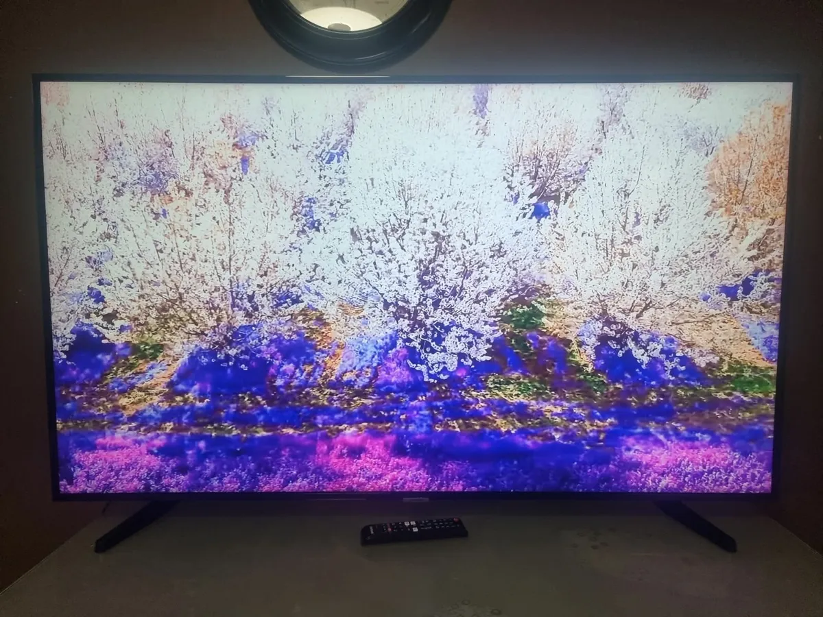 55" Samsung 4K Certified Ultra HD HDR Smart LED TV - Image 4
