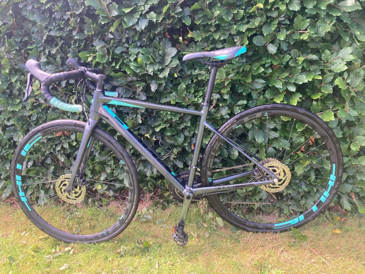 Ladies Racing Bike - Image 1