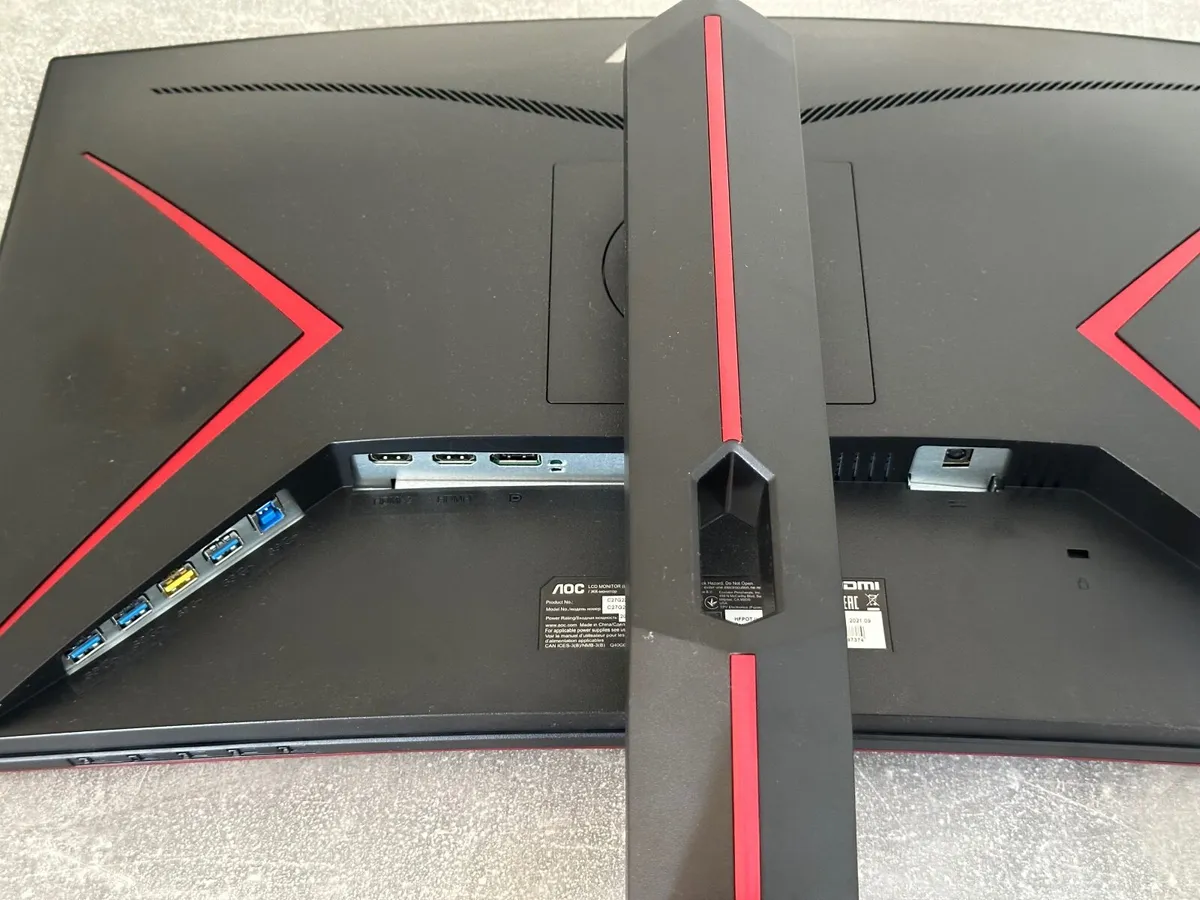 AOC Curved Gaming Monitor - Image 3