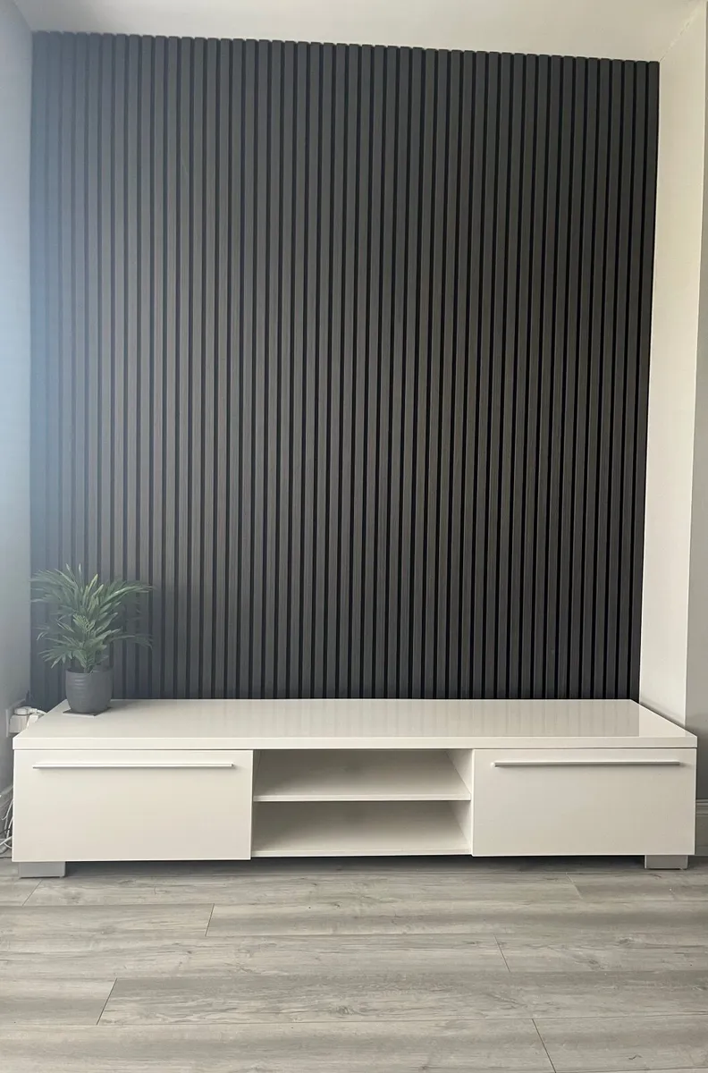 White unit - Image 2