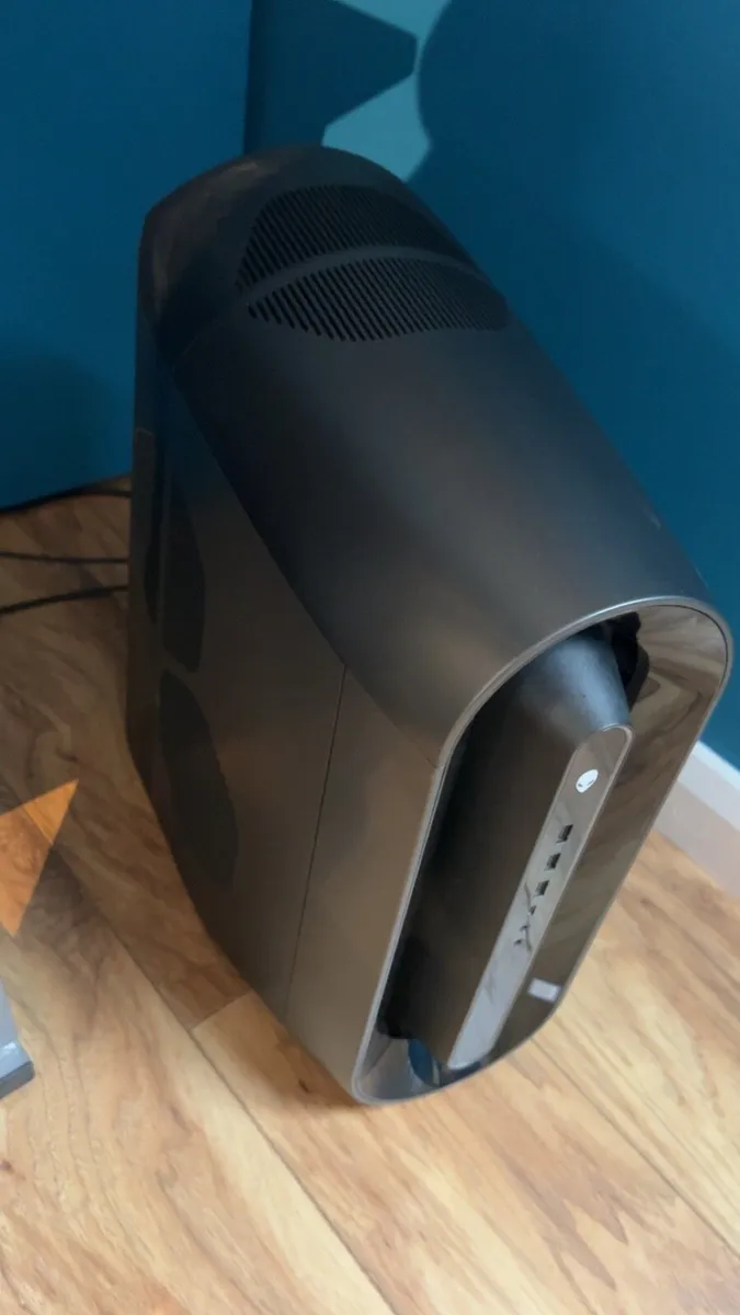 Alienware Pc and Monitor - Image 4