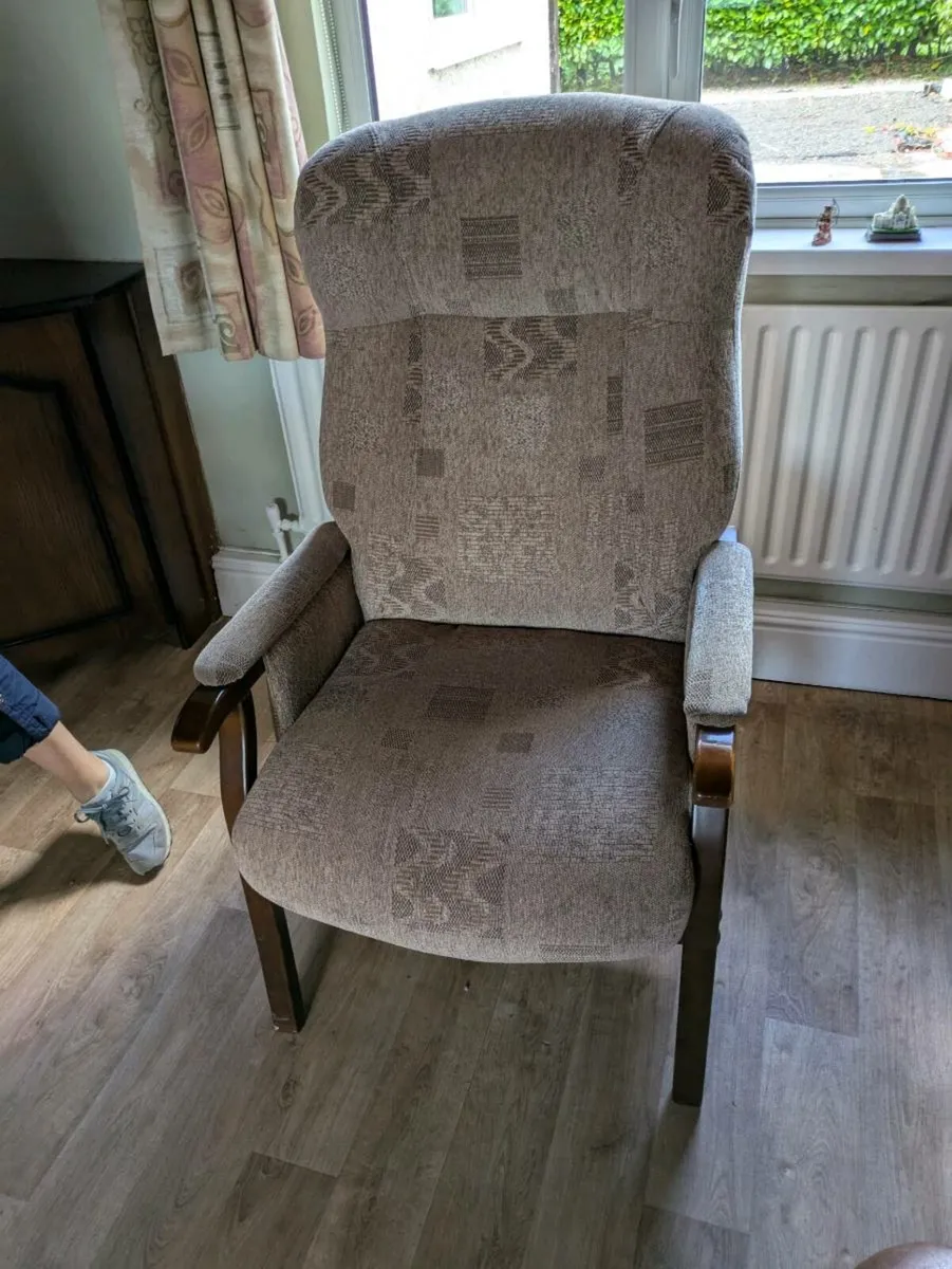 Orthopedic armchair