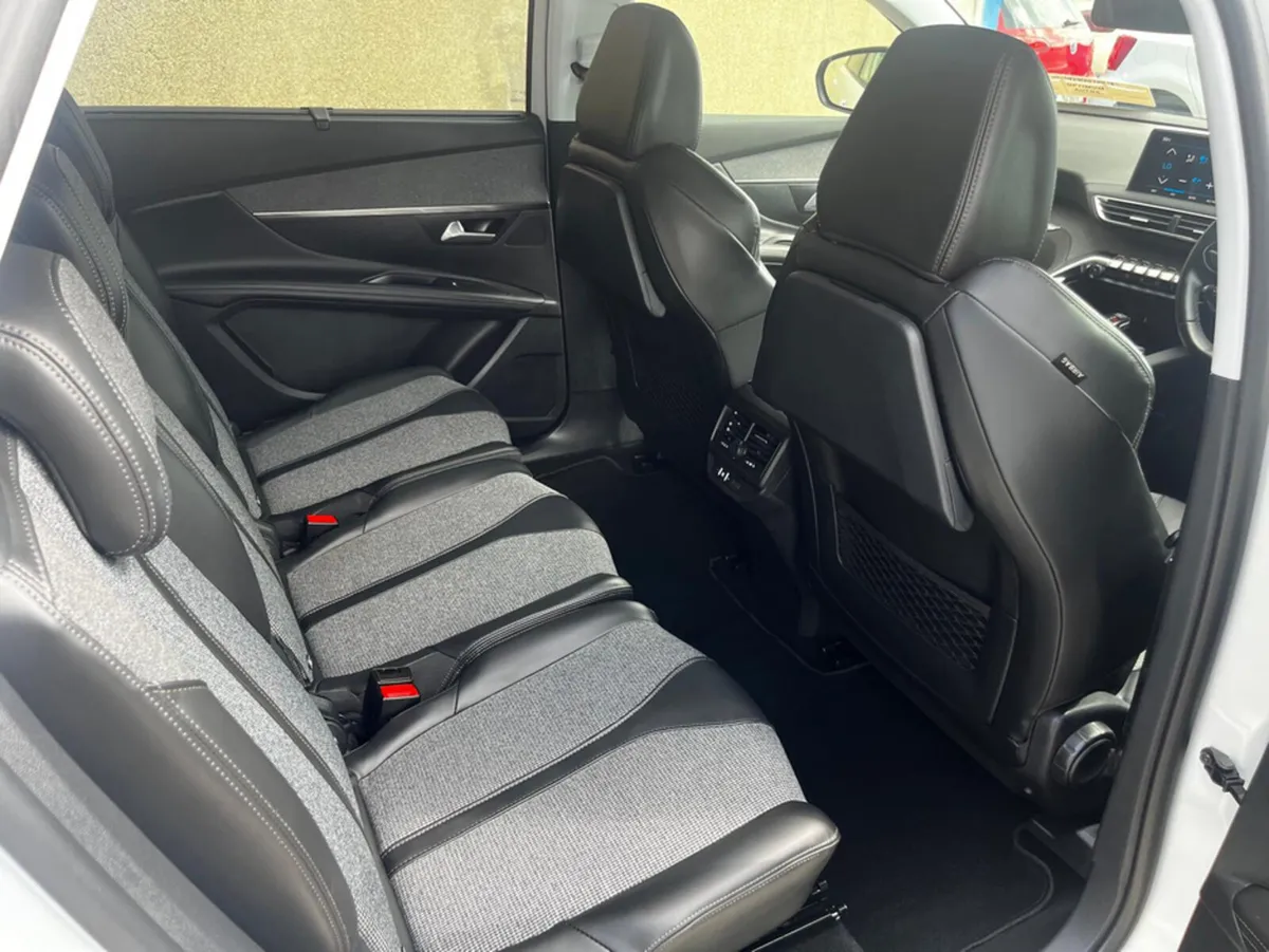 Peugeot 5008 ALLURE 1.2 PETROL AUTOMATIC - Image 3