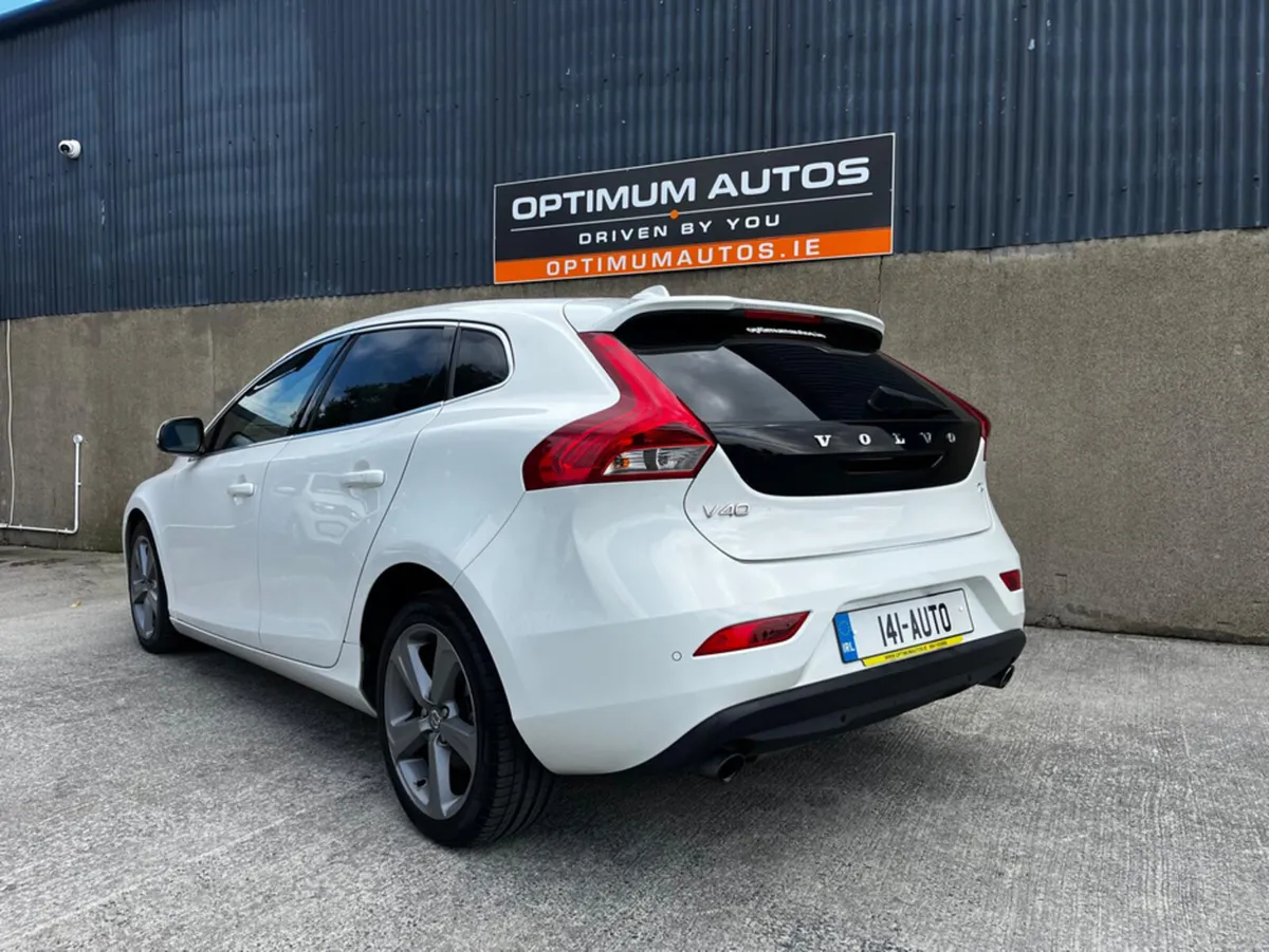 Volvo V40 T4 AUTOMATIC 1.6 PETROL - Image 3