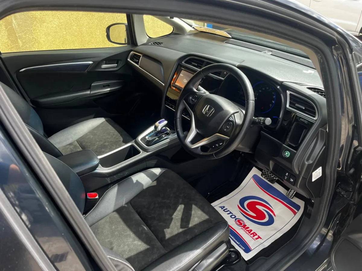 Honda Shuttle AUTOMATIC SELF CHARGE HYBRID - Image 4