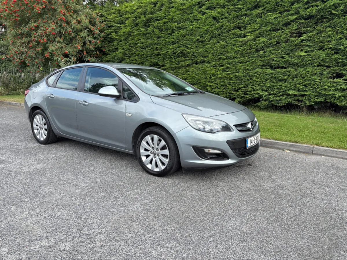 Opel Astra SC 1.7 CDTI 110PS 4DR - Image 2