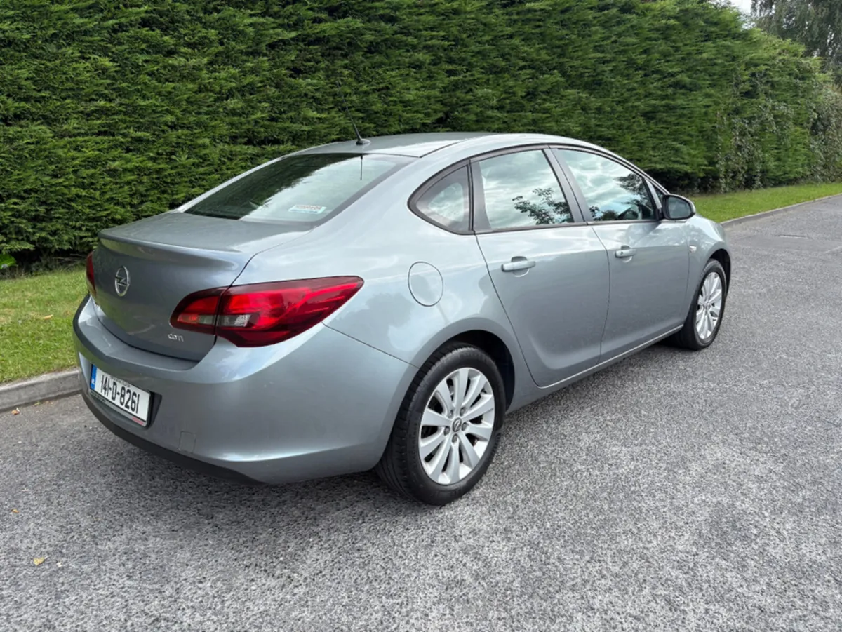 Opel Astra SC 1.7 CDTI 110PS 4DR - Image 3