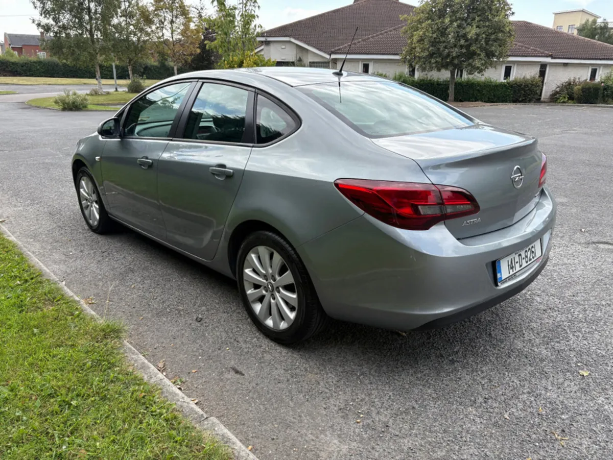 Opel Astra SC 1.7 CDTI 110PS 4DR - Image 4