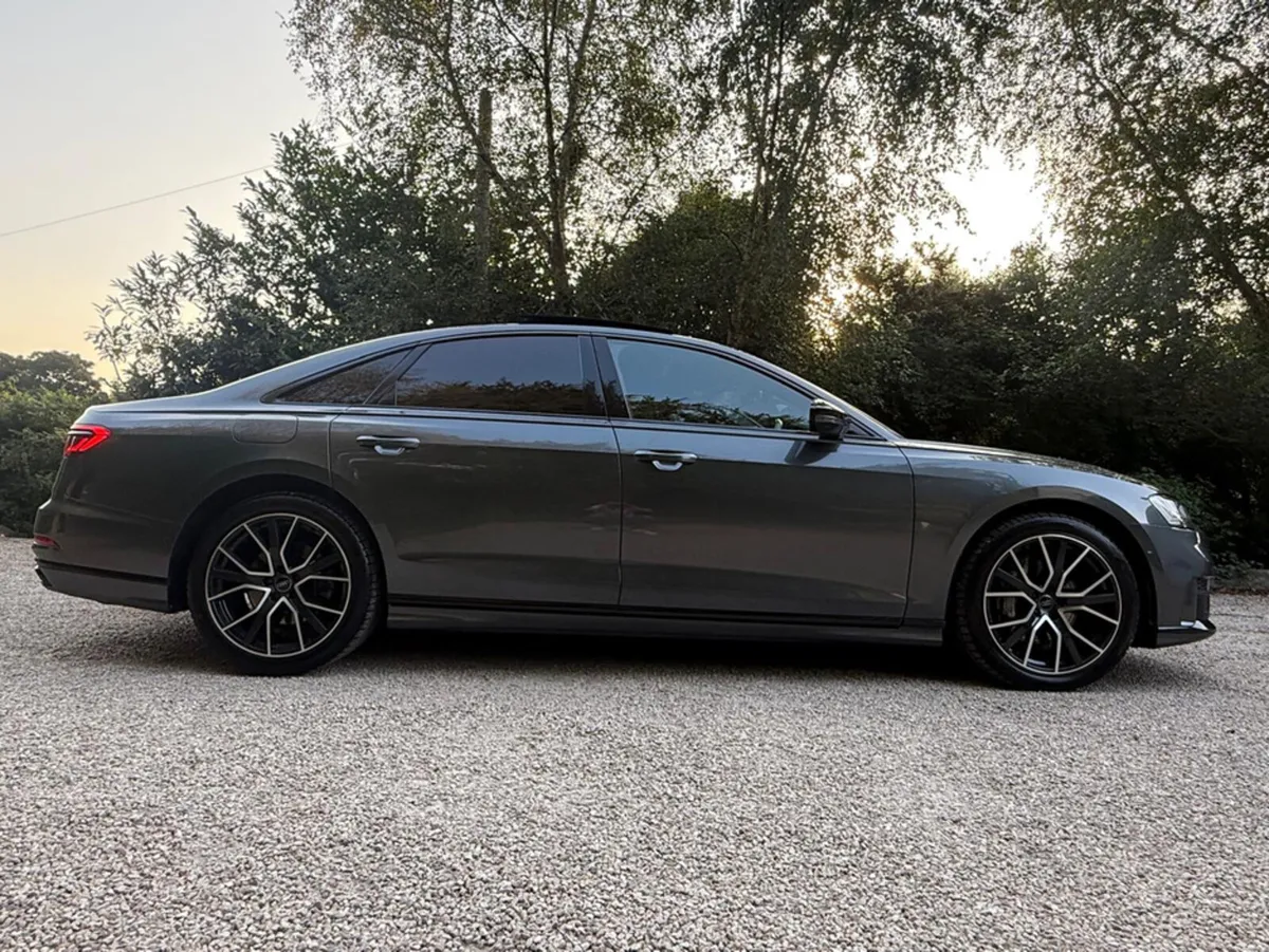 Audi A8 50 TDI 286HP QUATTRO LUXURY BLACK EDITION - Image 4