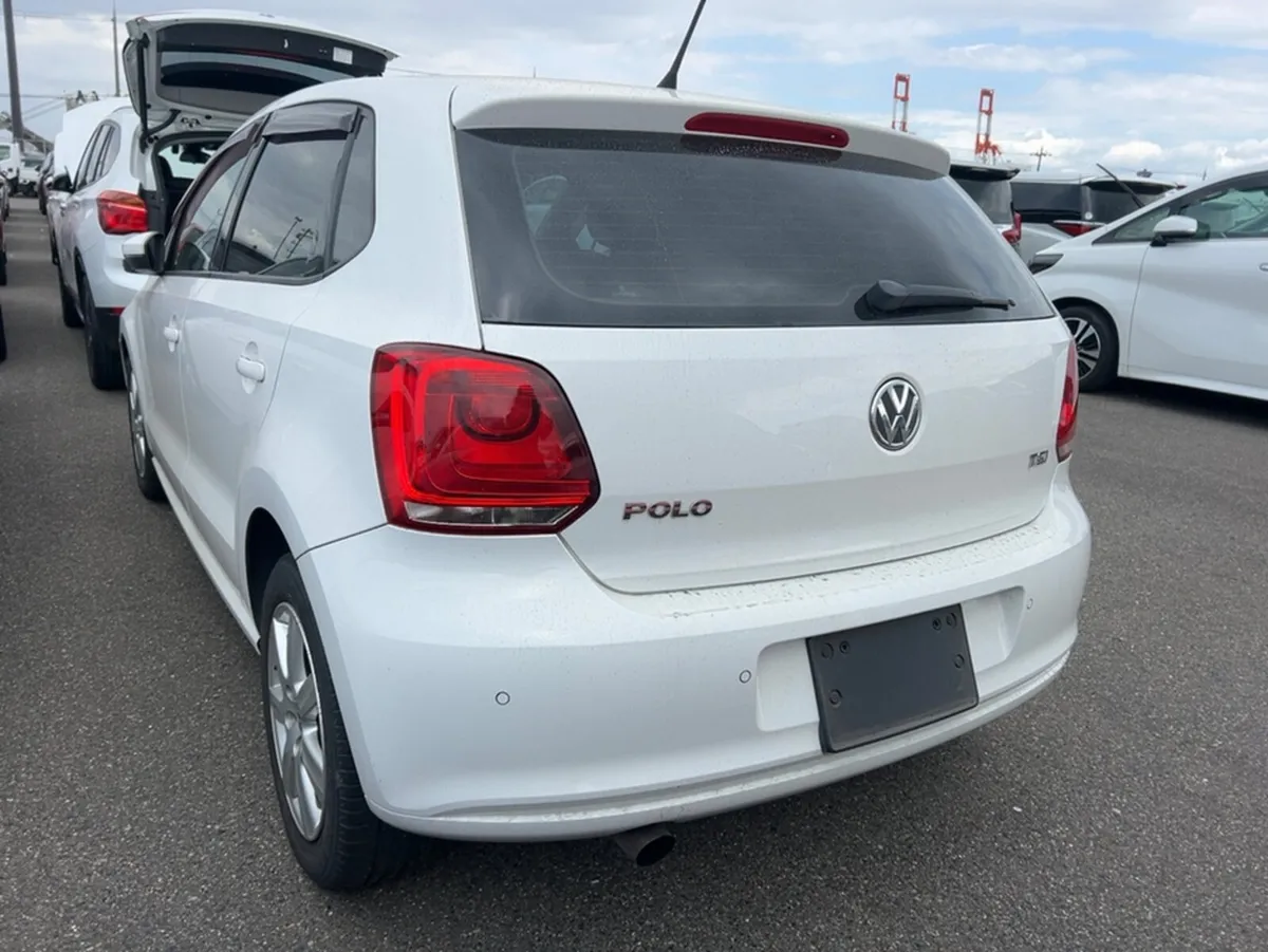 Volkswagen Polo HIGHLINE 1.2 PETROL AUTOMATIC - Image 2
