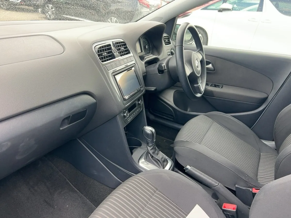 Volkswagen Polo HIGHLINE 1.2 PETROL AUTOMATIC - Image 3