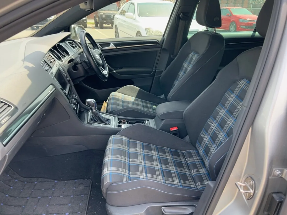 Volkswagen Golf GTE 1.4 PETROL/ PLUG IN HYBRID 5DR - Image 3