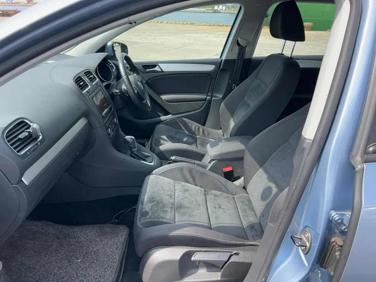Volkswagen Golf HIGHLINE1.4 PETROL AUTOMATIC - Image 3