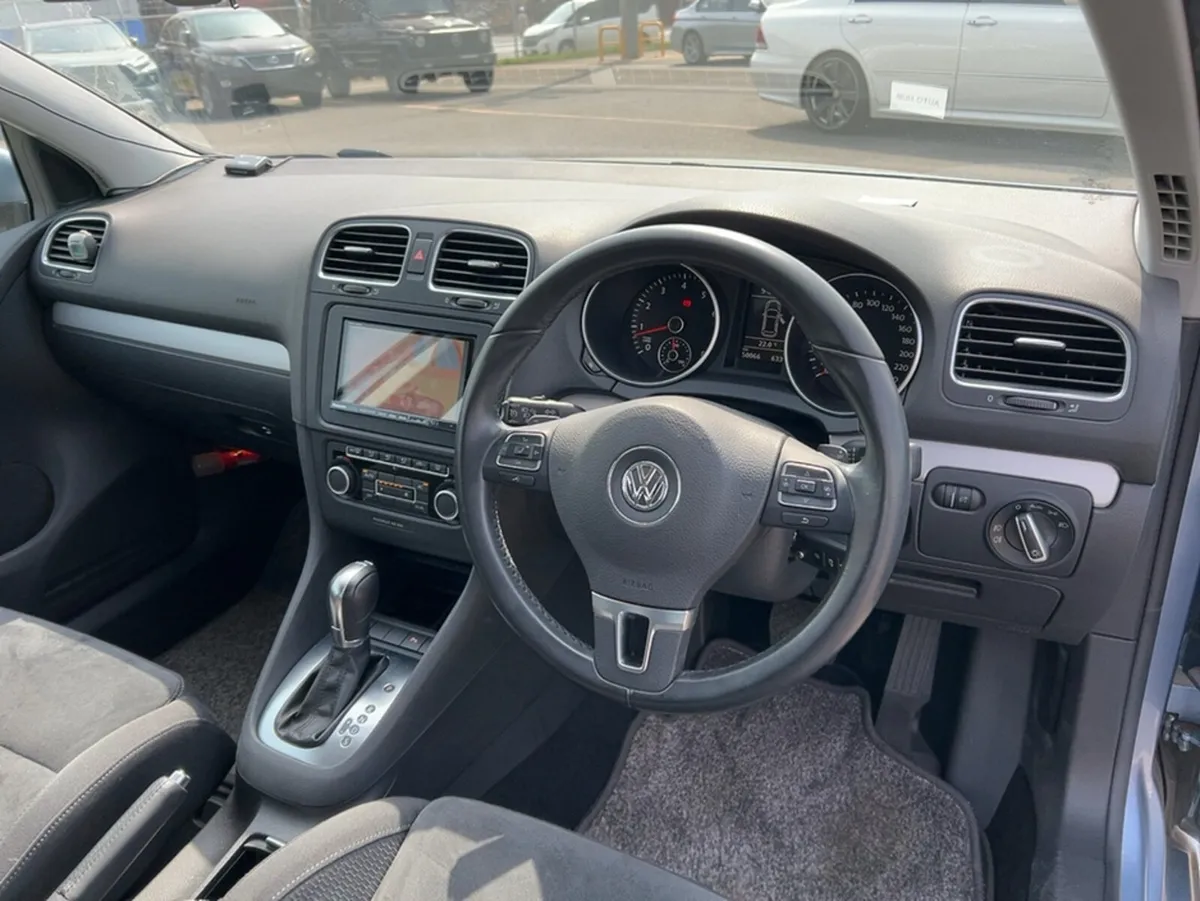 Volkswagen Golf HIGHLINE1.4 PETROL AUTOMATIC - Image 4