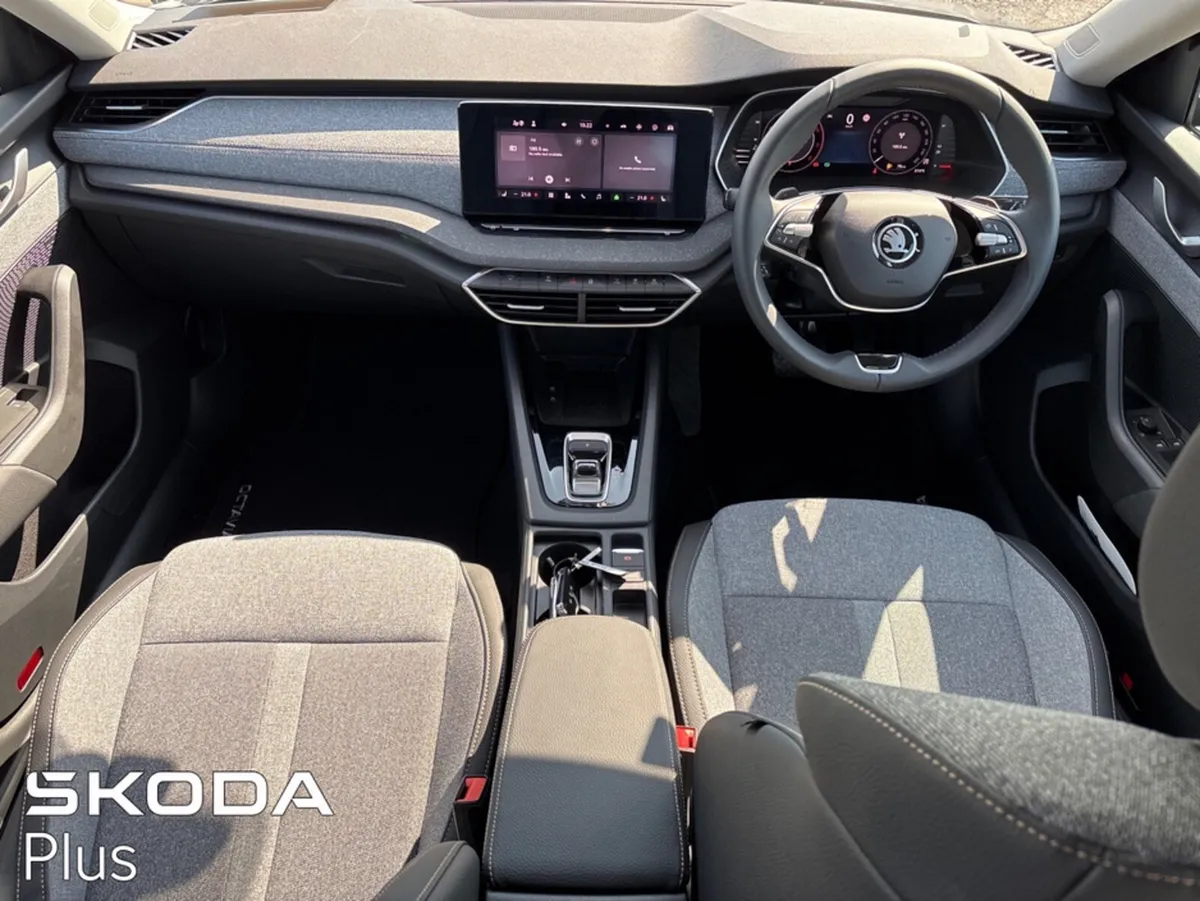 Skoda Octavia SELECTION PLUS DSG 2.0 TDI 150HP - Image 2