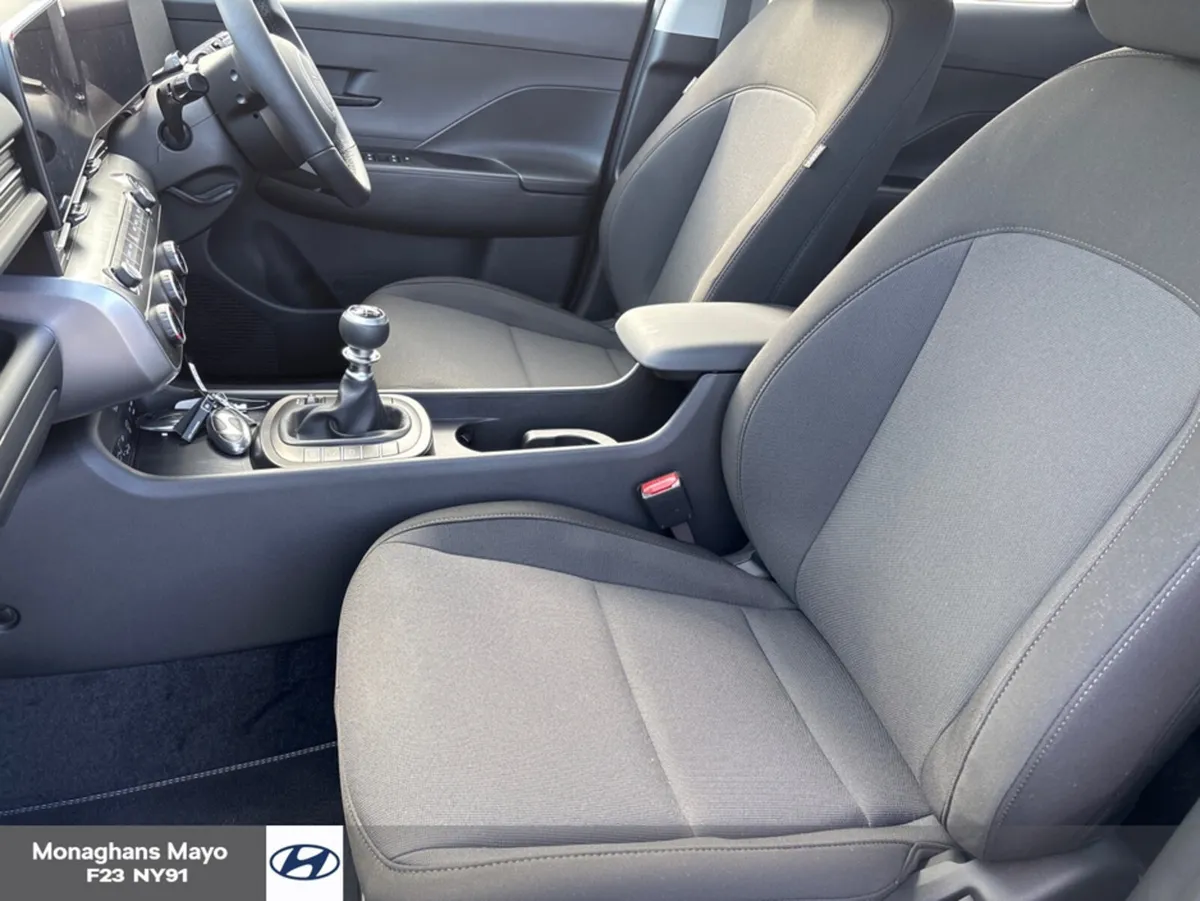 Hyundai KONA SIGNATURE 1.0 PETROL MANUAL 5DR - Image 4