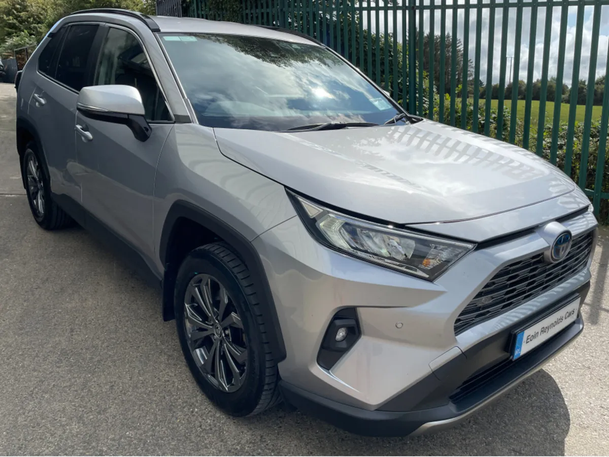 Toyota RAV4 HYBRID SOL AUTO TOP SPEC! AS NEW! - Image 2