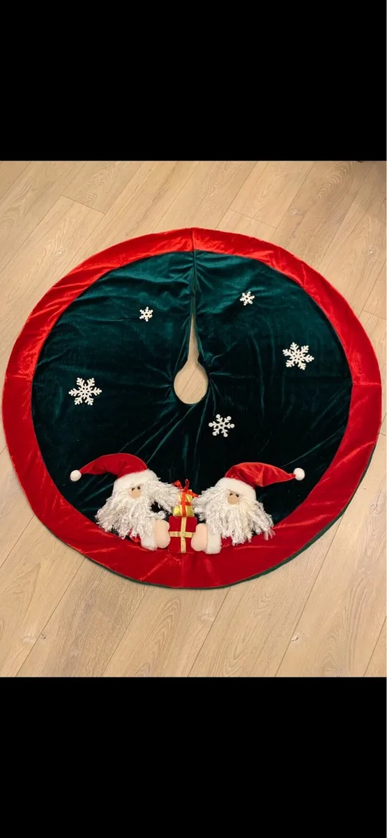 Christmas tree skirt