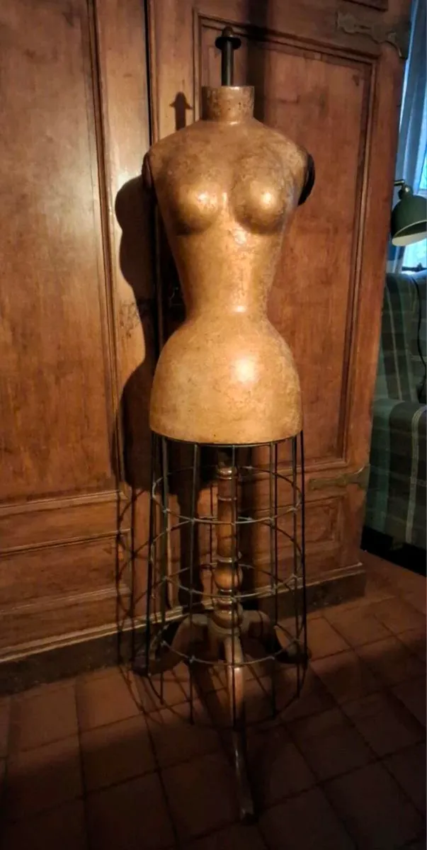 Vintage Mannequin - Image 1