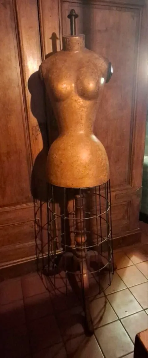 Vintage Mannequin - Image 2
