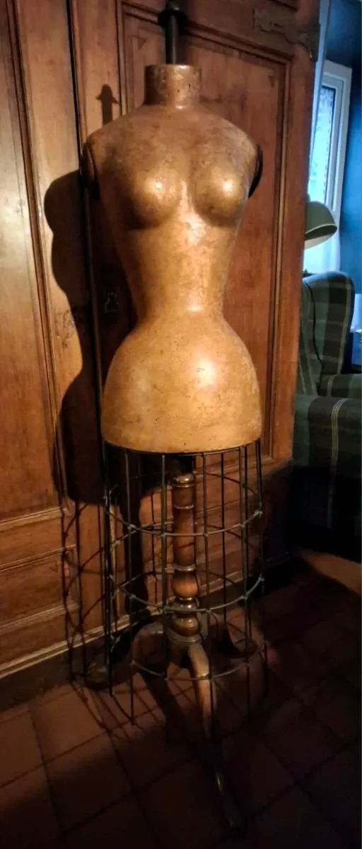 Vintage Mannequin - Image 3