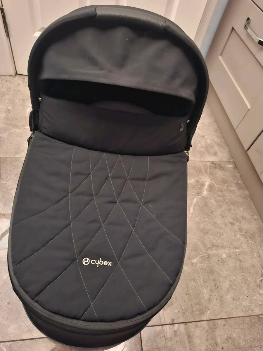 Cybex Lux Carrycot - Image 1