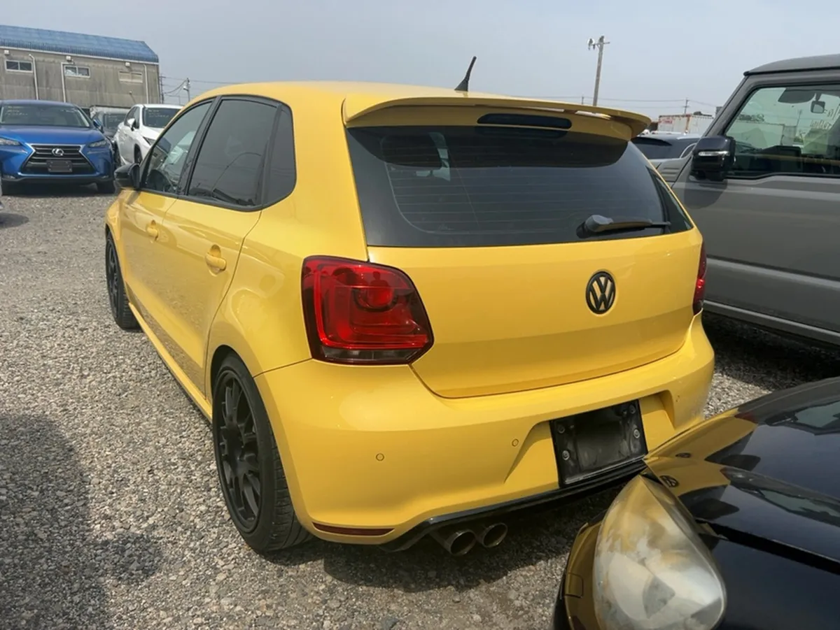 Volkswagen Polo HIGHLINE 1.2 PETROL AUTOMATIC - Image 2
