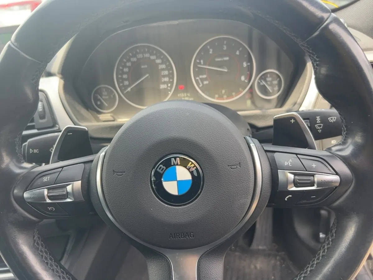 BMW 3-Series M-SPORT 320D ESTATE 2.0 DIESEL AUTOMA - Image 4